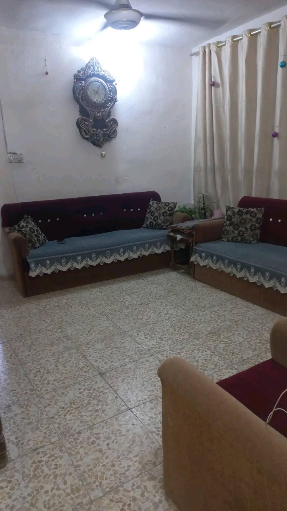 السلام عليكم بيت طابو صرف سند مستقل مساحة ١٤٤ متر الواجهة 9 ثاني بيت عن الشارع خدمات كاملة تبليط ومجاري وكهرباء وماء وانترنت ضوئي وبرج العنوان الزعفرانية محلة ۹۷۰ قرب طريق سدة الجنابيين  والسعر خاص

