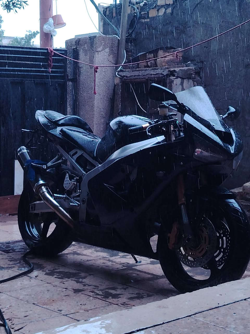 دراجه كاوسكي نينجا 636 موديل 2004
مصبوغه اسود للجماليه
غير هيج كفاله طول بعرض
مكاني الحسينيه راشديه
للتواصل ***********
السعر ع الخاص
