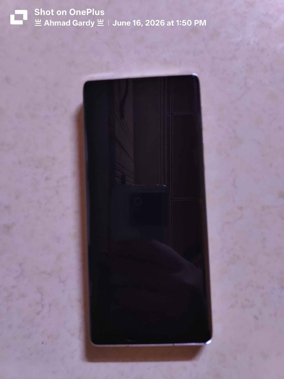 Sharp Aquos R6 

شارپ ئەکوایس ئار ٦ 
زاکیرە ١٢٨ رام ١٢ 
كاميرە 20 MP ی LEICA
پرۆسێنسەری snapdragon 888 5nm
پاتری  mAh 5000
شاشەی ئەمۆلیدی 240hz
زۆر خاوێنە کەم بەکار هاتووە
یەک سیم 
شوێن هەولێر 
بێئەشیایە بەس کەڤەری لەگەڵە
ژمارەی مۆبایل ***********
 Korak 
Watsapp 
Viber أربيل, العراق
