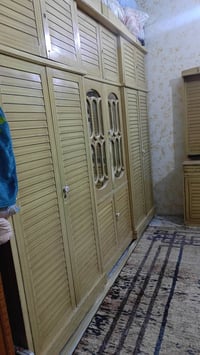 كنتور مع ميز مرايه للبيع 07739586257