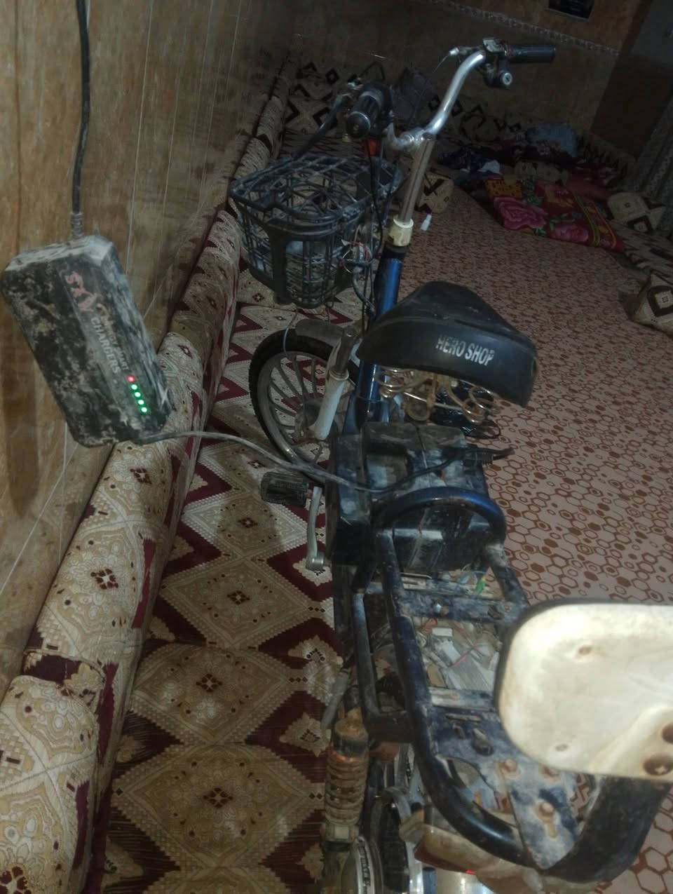 سلام عليكم ورحمة الله وبركاتة شباب باسكل شحن للبيع هورن لايت 🙂 كامل عوزه بطاريات شغال بس ضعيف بطاريات عوزهه السعر ٢٢٥وبي مجال الاتصال***********وتساب
