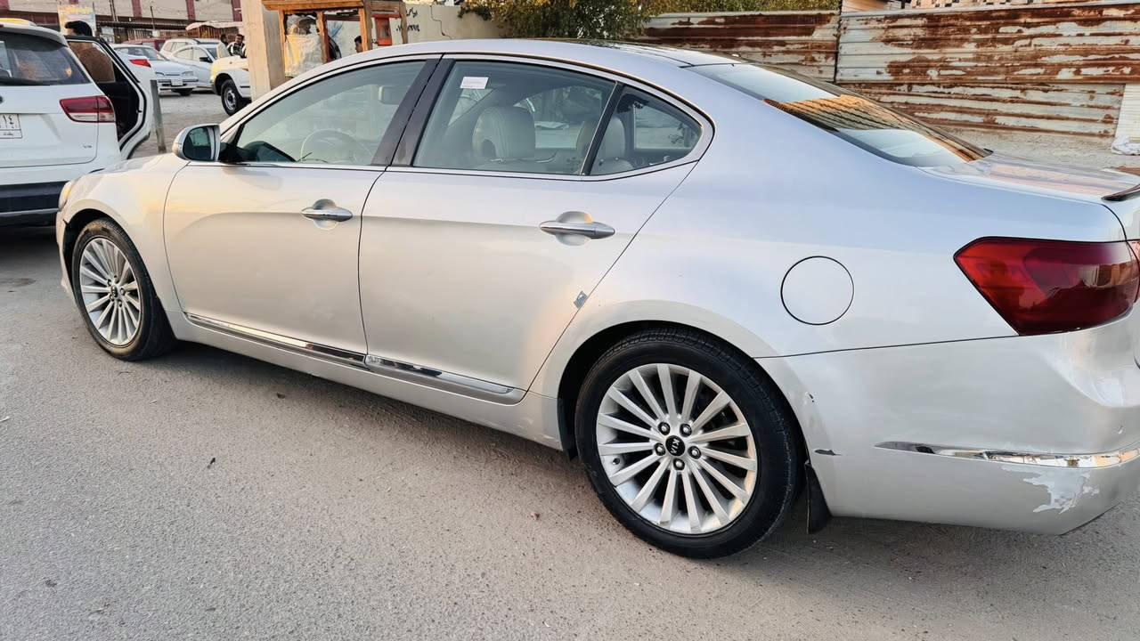 كادينزا 2011فقط بارد بسيط بالباب الباقي كفاله من الصبغ والضربه للأستفسار
***********
