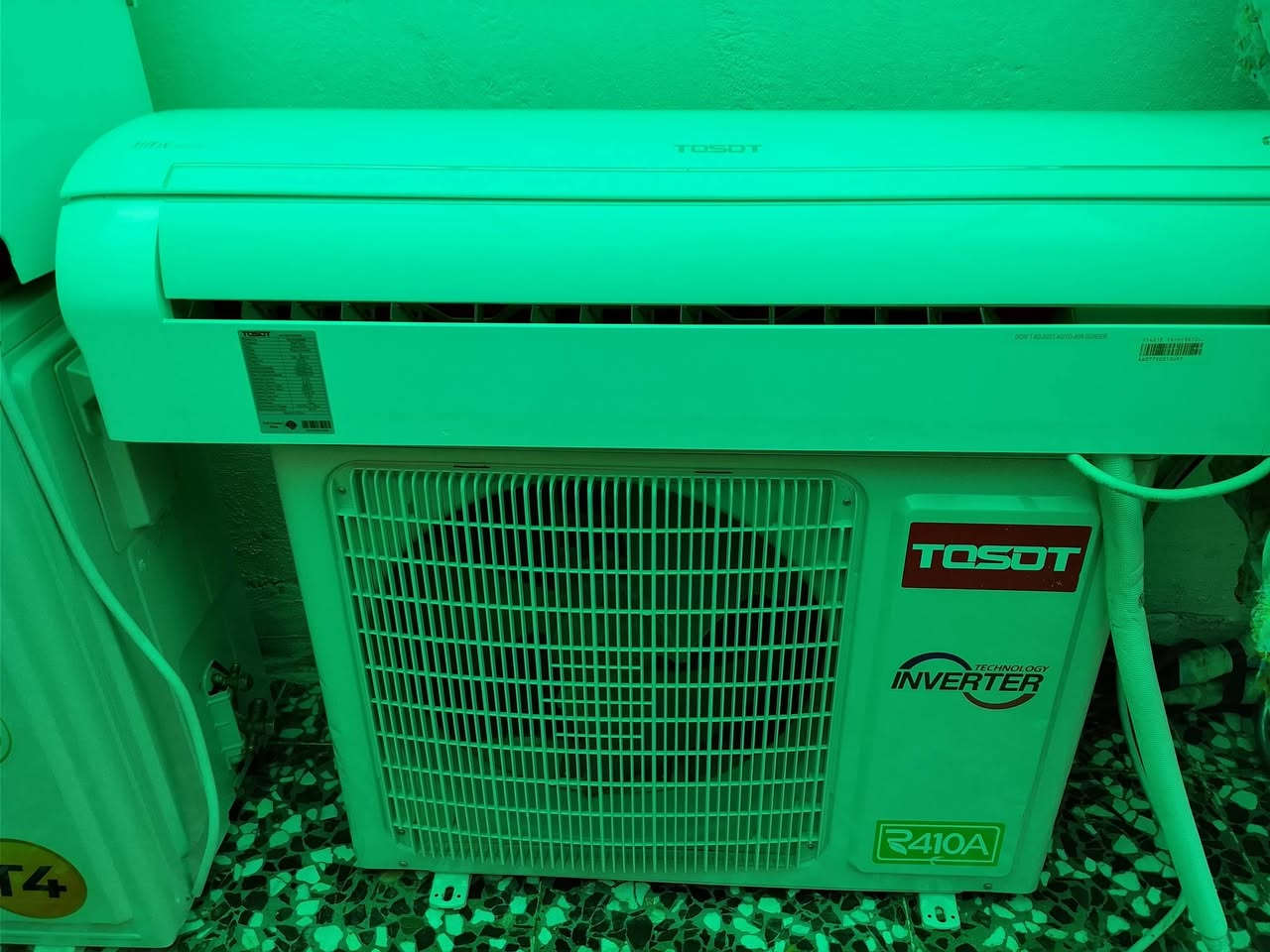 السلام عليكم سبلت نيونيفا طنين بعده جديد ما مشتعل ولا ثانيه كسر صندوق بدون كارتون  سبلت توسوت طن وربع انفيرتر بعده جديد لاستفسار ع رقم ***********
