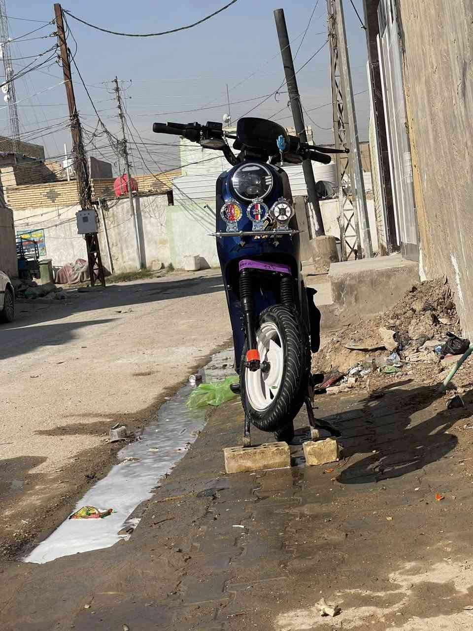 سلام عليكم R9الريان جديده غراضها كامله سويجين وبصمتين وتشغيل عن بعد وتشغيل بل كارت البايدرات  بعدهن بجيسهن بطاريات جديدات لايت عالي ناصي مصطره شادالها وهواي غراض بعد وياها ملف ٢٠٠٠تايرات جدد شحن تكدرً تشحن جهازك مكان نجف حي العسكري مدارس السعر ٥٠٠وبيها مجال رقمي ***********
