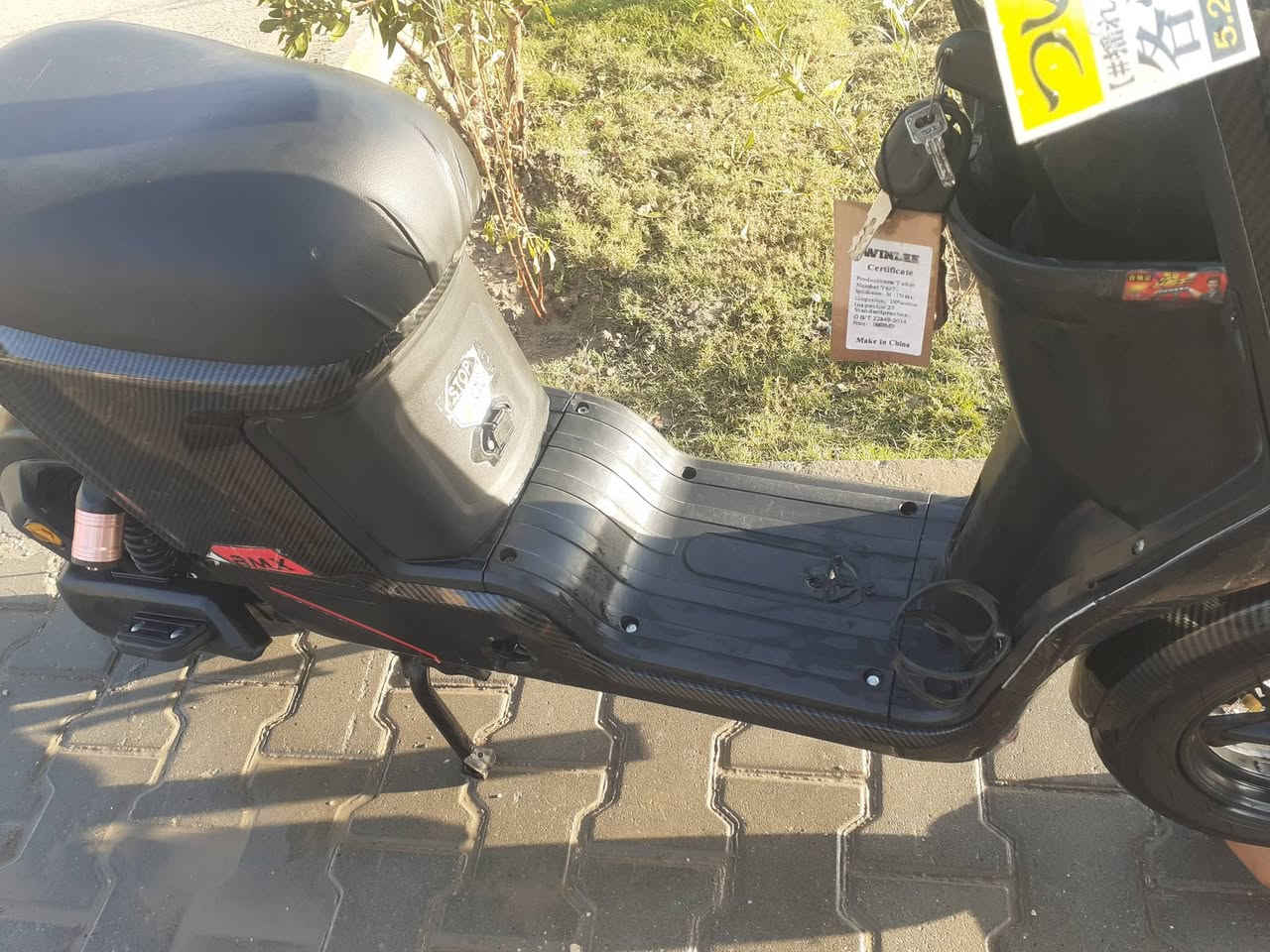 السلام عليك دراجة شحن R9 للبيع جاهزة مجهزة من كلشي شغالة بطاريات جدد شاحنة إصلية بصمة تشتغل عن بعد وكارت تشغيل وسويج بسعر مناسب العنوان الإسكندرية الاستفسار اكثر هذا رقمي *********** وشكرآ
