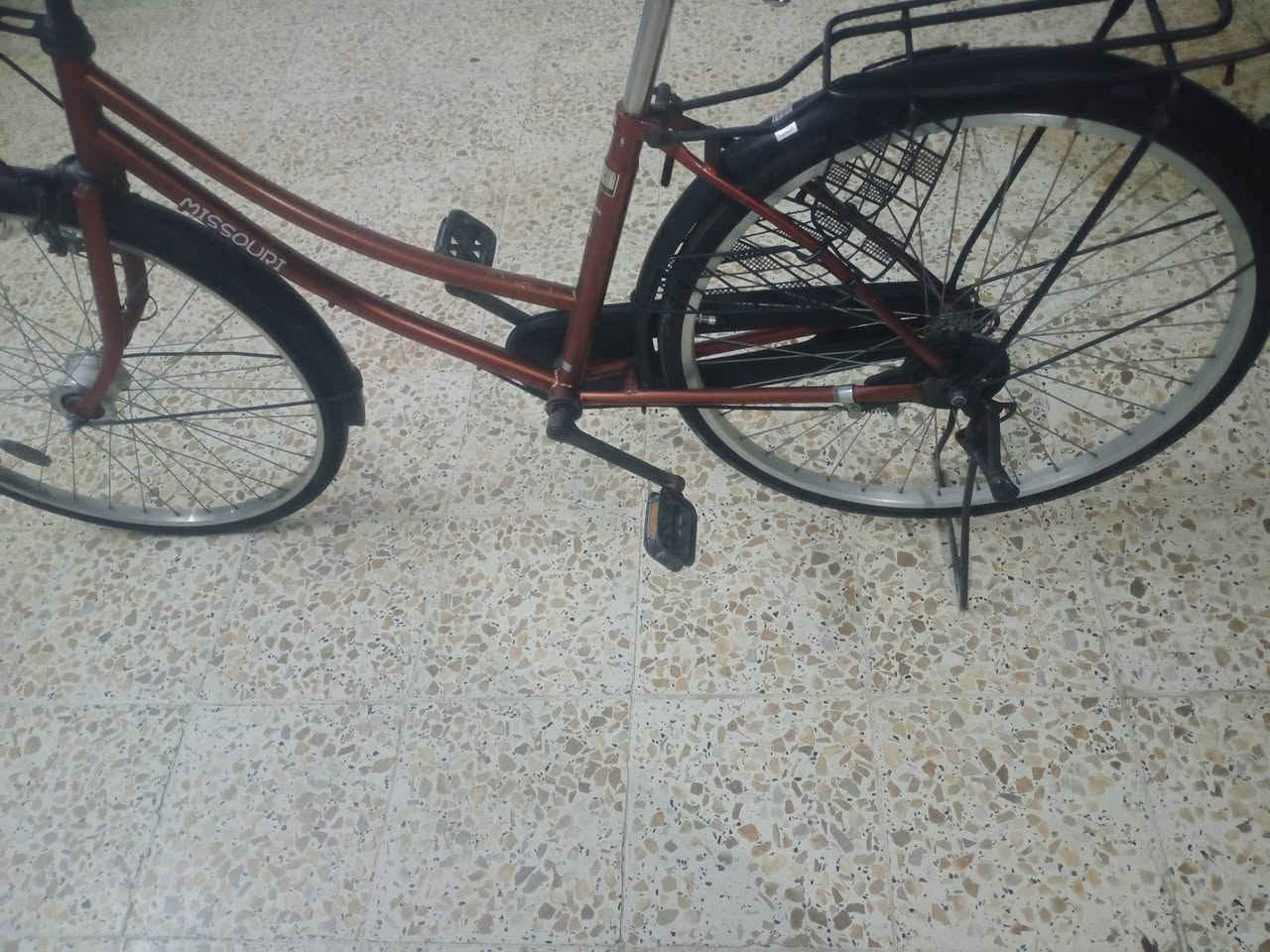 باسكل للبيع نضيف حساس سعره 75بي مجال مكاني كركوك حي نصر


**إذا كنت صاحب هذا الإعلان وتريد حذفه لأي سبب، رجاءا أرسل رسالة إلى الدعم الفني**