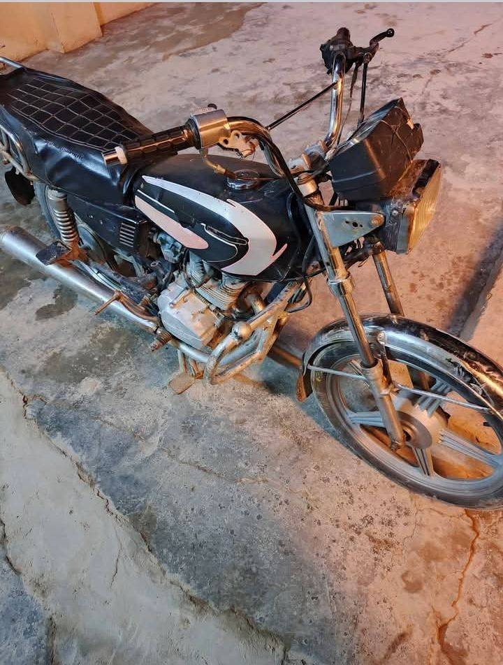 دراجه للبيع اوراق كاملة السعر250 وبيهة مجال العنوان ديالى المقدادية***********
