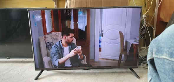 تەلەڤیزۆنی LG کۆری قەبارە 42 مۆدلێل LB5510
خاوێنە ڕەنگی ڕەشە نرخی 100000
لە هەولێرە واتساپ *********** أربيل
