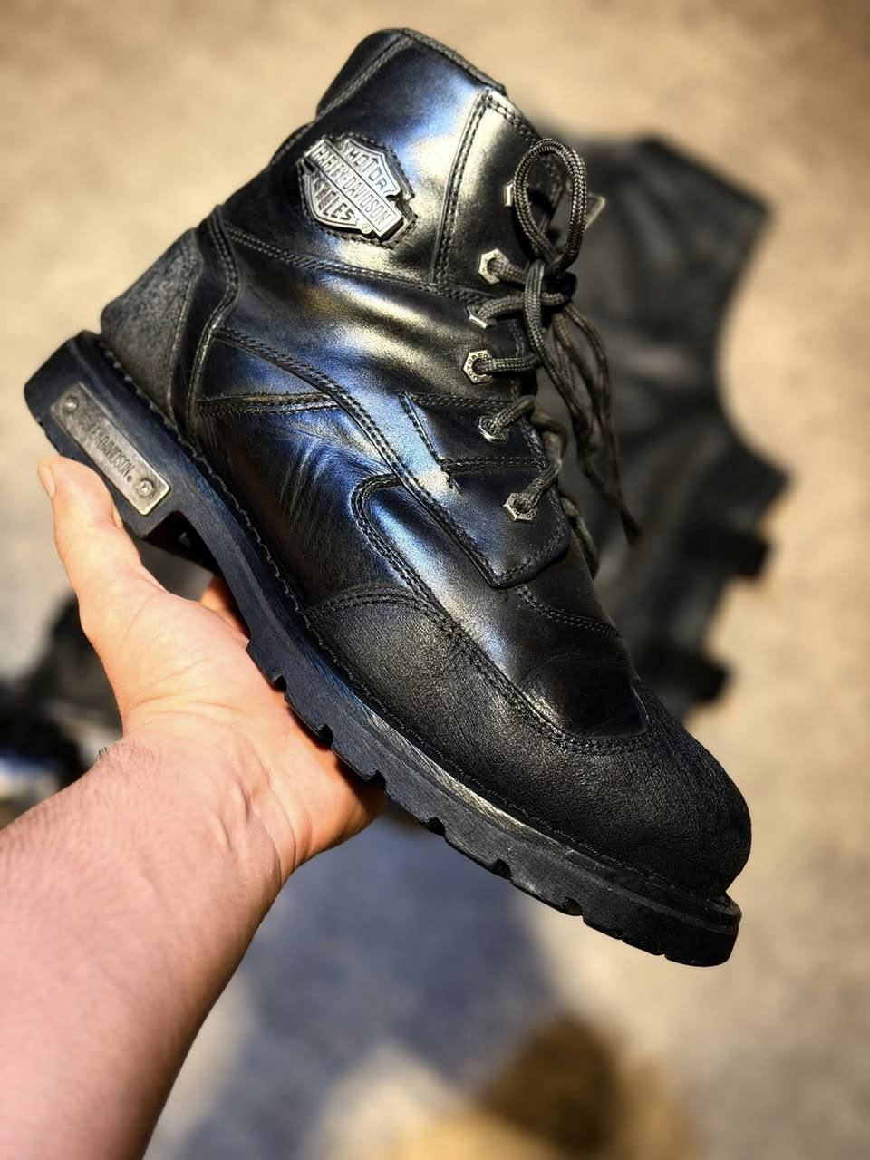 بوت هارلي دافيدسون اصلي جلد طبيعي 
نضيف جداً 
قياس 45  
سعر 75 الف 
يوجد توصيل لجميع المحافظات 
***********
