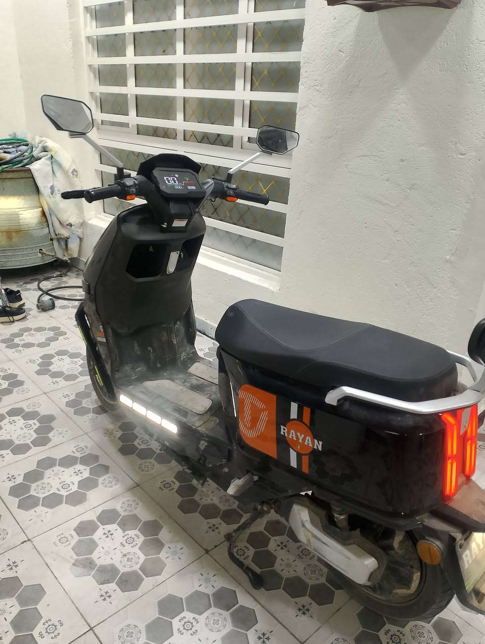 السلام عليكم دراجة شحن شركة رايان وحش الكون موديل 2026 بصمة الدراجة شغالة من كلشي كهربائيات اشاير بطاريات عدد6 ابريك امامي خلفي دهن ثلاثة نمر مثبت سرعة رجوع للخلف تمشي 79 حقيقي مكاني بغداد شهداء البياع مكاني بغداد شهداء البياع سعرها ب مليون و150 وبيها مجال للاستفسار علئ هذة الرقم ***********📲
