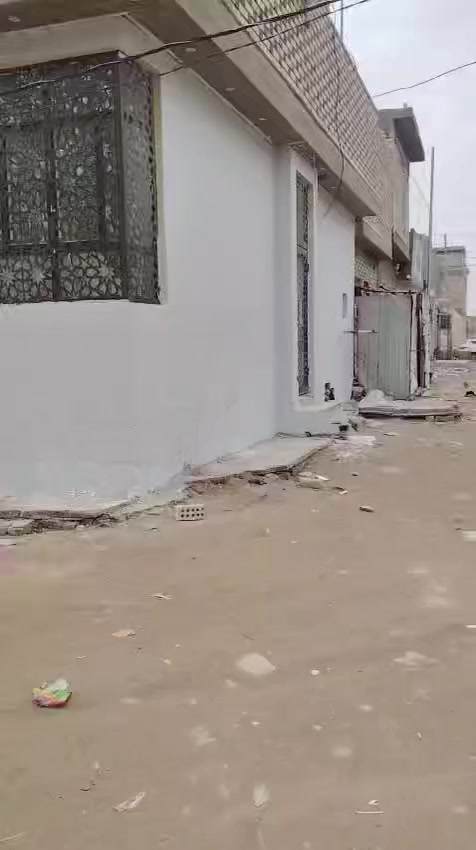 للايجار بيت 50 متر طابقين ركن خلف مول بغداد قريب عله شارع المجمعات كلش يتكون من غرف عدد ٢ صالة صحيات مطبخ سعر الايجار 225كل شهر بشهر 
***********
