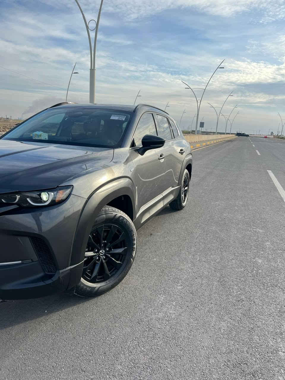 MAZDA. 2025. CX_50 PREMIUM
مواصفات :
محرك 2.5 هايبرد 
بصمه  
لايت وليد نهاري وليلي اوتو 
تدعم نضام كاربلاي 
بصمه أبواب 
دخول ذكي
كامره خلفيه
3انضمه قياده NORMAL_ECO_SPORT
موس تحكم بلشاشه 
نقطه عمياء
اوتو هولد
جنطه كهرباء فقط واغلاق 
سلايد روف
تحديد مسار 
كشنات كهرباء 
تبريد قطعتين
رادار جميع الجهات 
خزن مقاعد 
تحديد سرعه 
ممشى السياره 5 الف كيلو وقابل للزياده 
دفع رباعي AWD
سستم صوت من BOSS
تدفئه كشنات 
وبعد هواي مواصفات معروفه بلمازدا 
السياره تترقم جميع المحافضات ماعدا الاقليم 

حادث السياره البنيد تبدل ونصبغ ودعاميه
هم تبدلت ونصبغت  ولشاصي فقط تعديل بدون 
كص جاملغات نفسهم فقط تعديل بارد بسيط 
 سعر السياره 225 $وبيها مجال 
للاستفسار ***********
