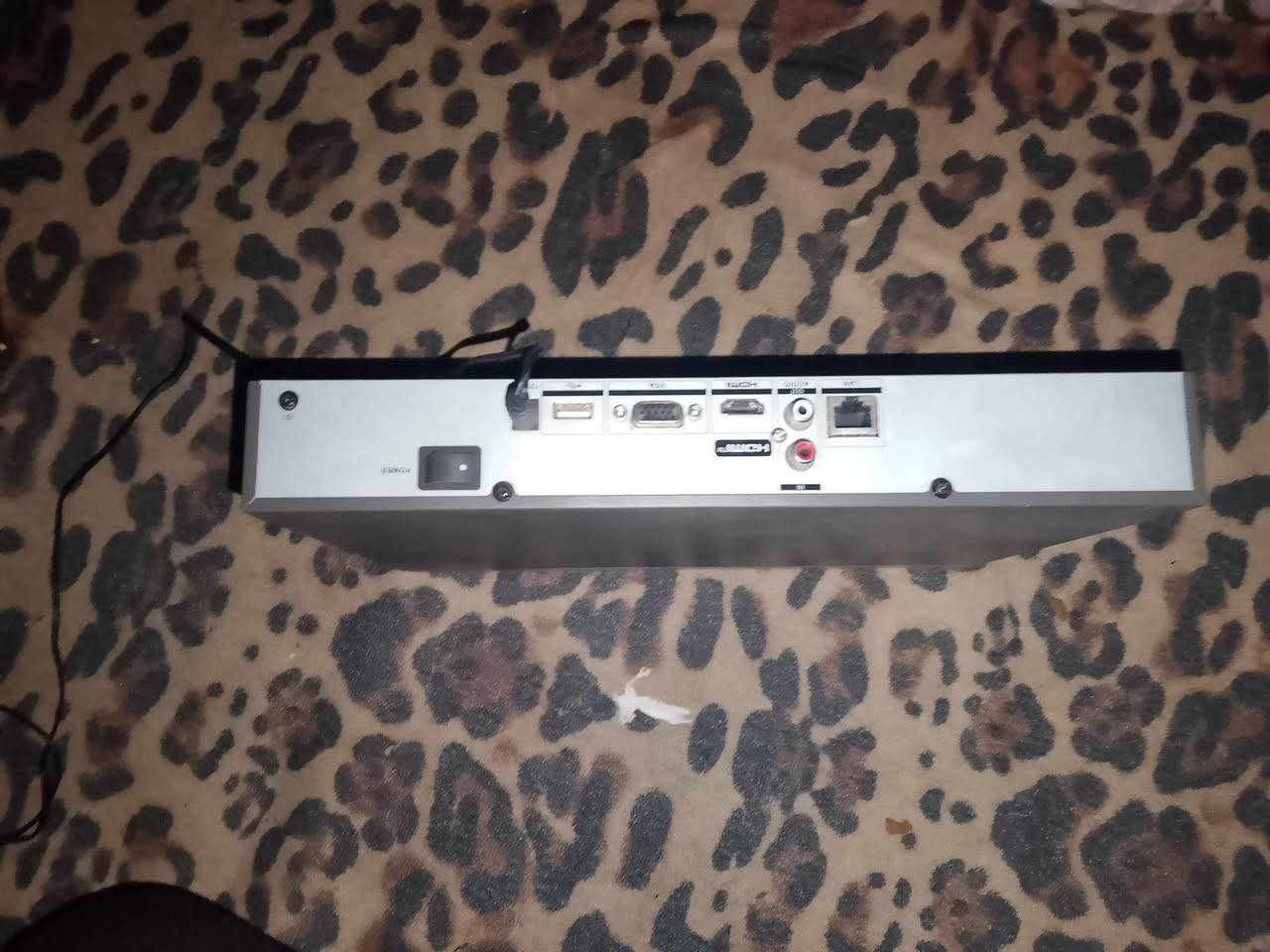 كاميرات مراقبة للبيع 3مع دفي أر 
مع محولة مع وإيرات سعر 85وبسها مجال للطيـبين


**إذا كنت صاحب هذا الإعلان وتريد حذفه لأي سبب، رجاءا أرسل رسالة إلى الدعم الفني**