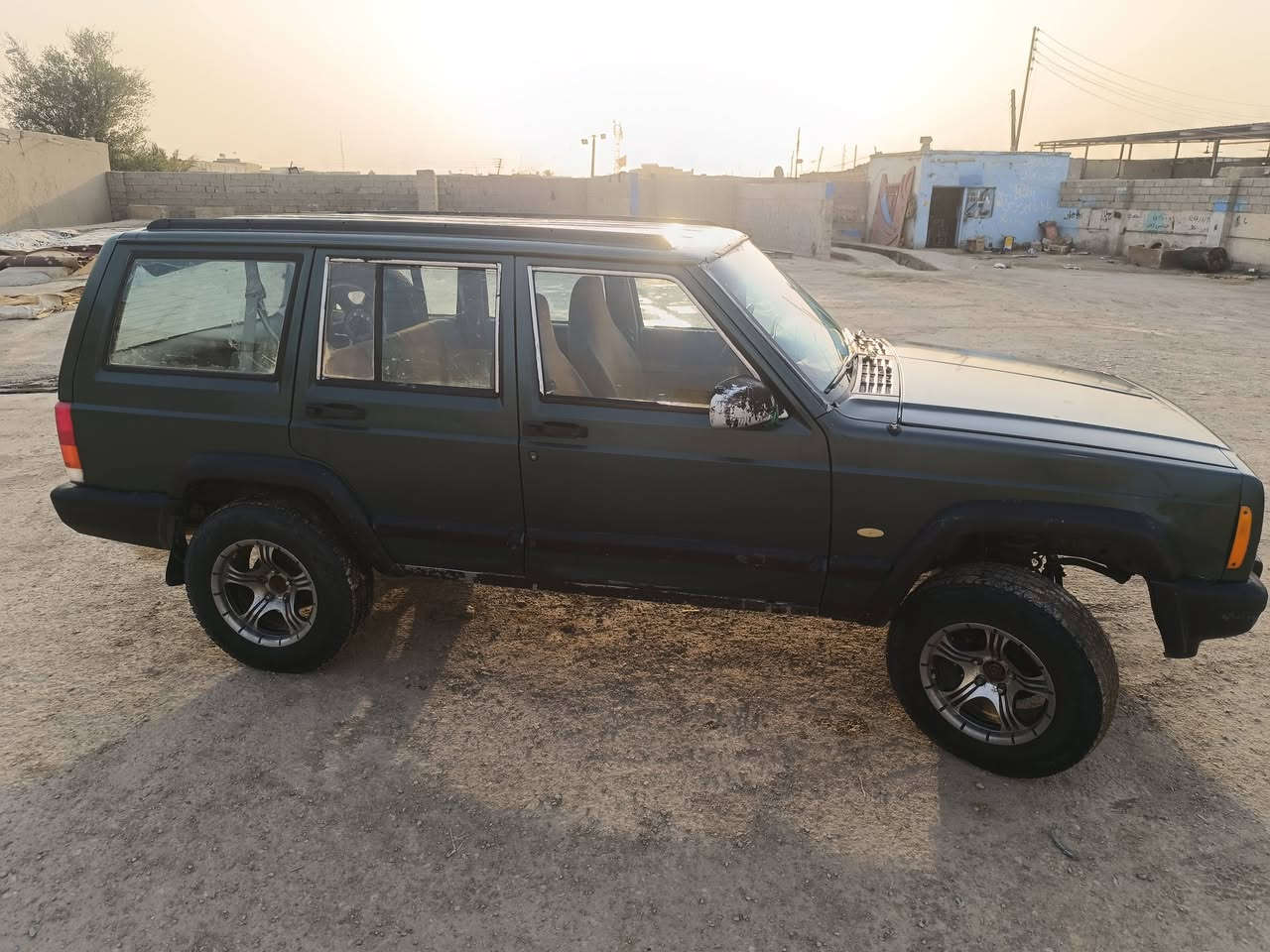 #بيع_مستعجل
جيب شيروكي شخاطه 97
رقم ذي قار خصوصي باسمي سنوية لل30
رقم دولي جديد
حدادية من طول للطول كلها جديدة
محرك ثنين ونص ديلكو وتحويرة وكعدت المكينة ضابطها على ايدي لا طخ باكسل ولا تكطع اذاين
كير جديد مصار شهر من شاده 
تخم تاير دلوب ياباني جديد باتري جديد سياره خير من الله ترايك وين ما تريد
بيها ضرر قليل تجي وشوف بعيك
مكان سيارة ذي قار 
السعر 34 قفل قفل
رقم راعيها ***********
