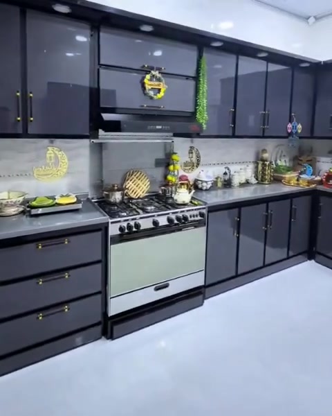 😍معمل المنيوم المهندس 👷🏻 
........................................... 
                   ❤️❤️كاونتر المنيوم لون ❤️❤️
                      رمادي حسب اختيار الزبون 
      محشه خشب ولارضيه وسكف ول بوب مبطن pvc .
==========================
العنوان شارع كوفة عباسيه مجاور البغدادي استفسار 
***********/***********
