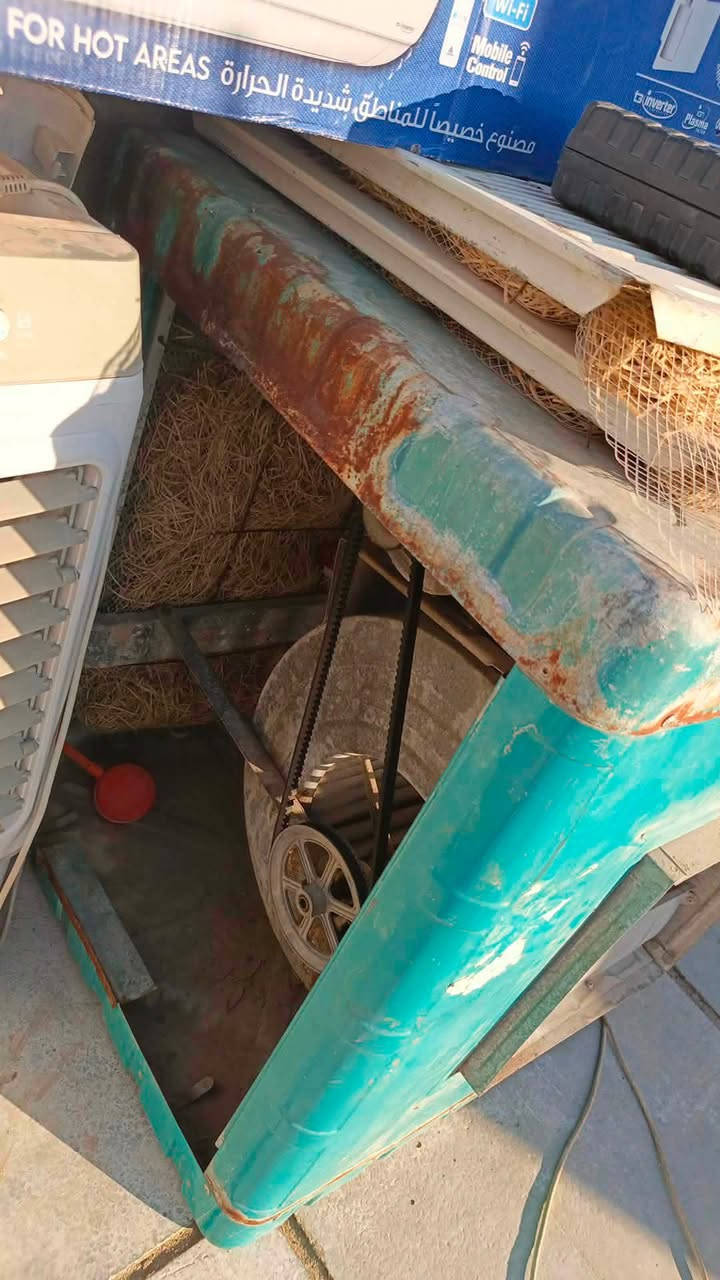 السلام عليكم مبرده للبيع 
حلفات جديده بوش جديده واتر بم جديد فقط متطور شغال بس بي مشكله من يشتغل يطلع ريحة عطاب رايدهه ب 30 مكاني كربلاء خلف جامعة أهل البيت راسلني خاص او تصل ***********
