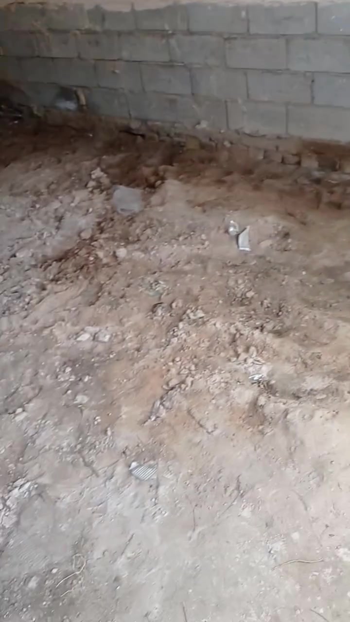 السلام عليكم بيت ٢١٠ متر للبيع خلف شارع الوكفه قريب عل مشروع بنا جديد عوزه ارضيه سعره ٣٠ وبي مجال مراجعت مكتب المرشدي للنتصال ***********
