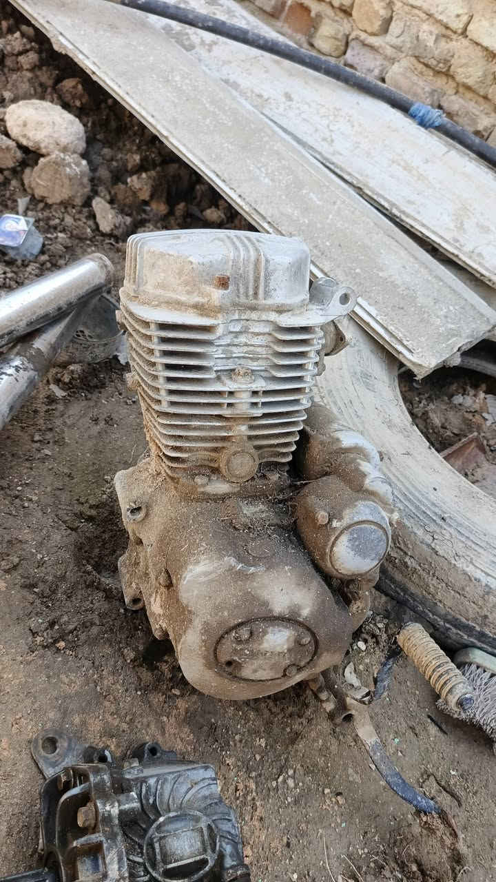 اسلام عليكم مكينه mtrشغاله بس متروكه صاله هوي .دبلات جمره اصلي مال شركه وحد شغال كير بوكس شغال بس عوزه يده  التنمير باتري جديد مامستخدم مع اضافه سكنات زنون وبلاجكتورات البومه 
كلهن بسعر 75 وبيهن مجال 
العنوان حله قرب جامعة بابل 
*********** .بيه وتساب 
والخاص مفتوح
