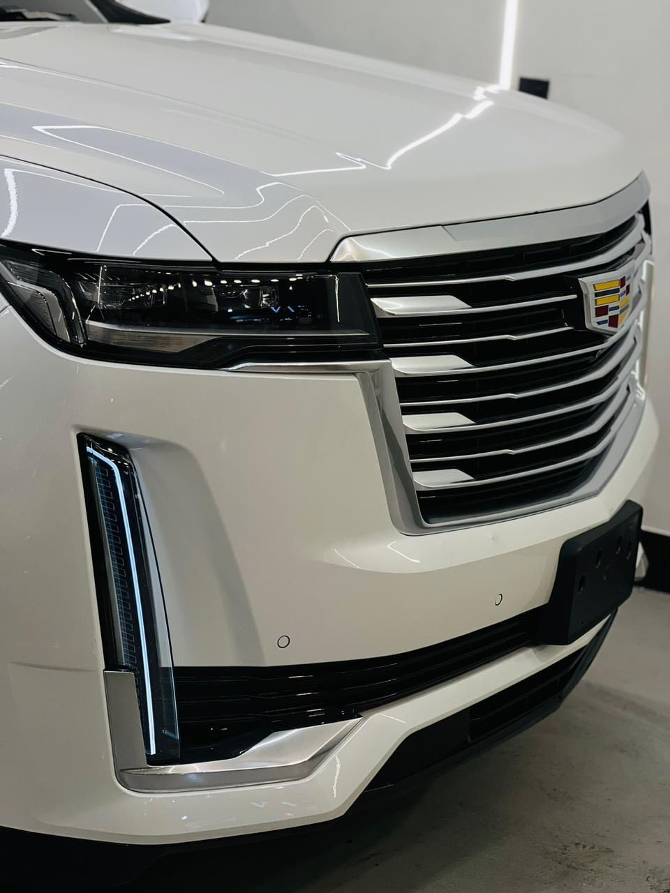 كديلاك اسكاليد حجم الارج 2022 ماشيه 18 الف كيلو اخت الزيرو🔥
فول فول مواصفات 
بجم كبس 
36 سماعه 
دوسه كهرباء 
مرقم بغداد تحويل ثاني يوم  باسمي السياره مالك اول اني مستوردها وسياره بلاد برغي ممفتوح بيها 
السعر الاتصال على رقم ***********/
*********** مكان السياره بغداد
