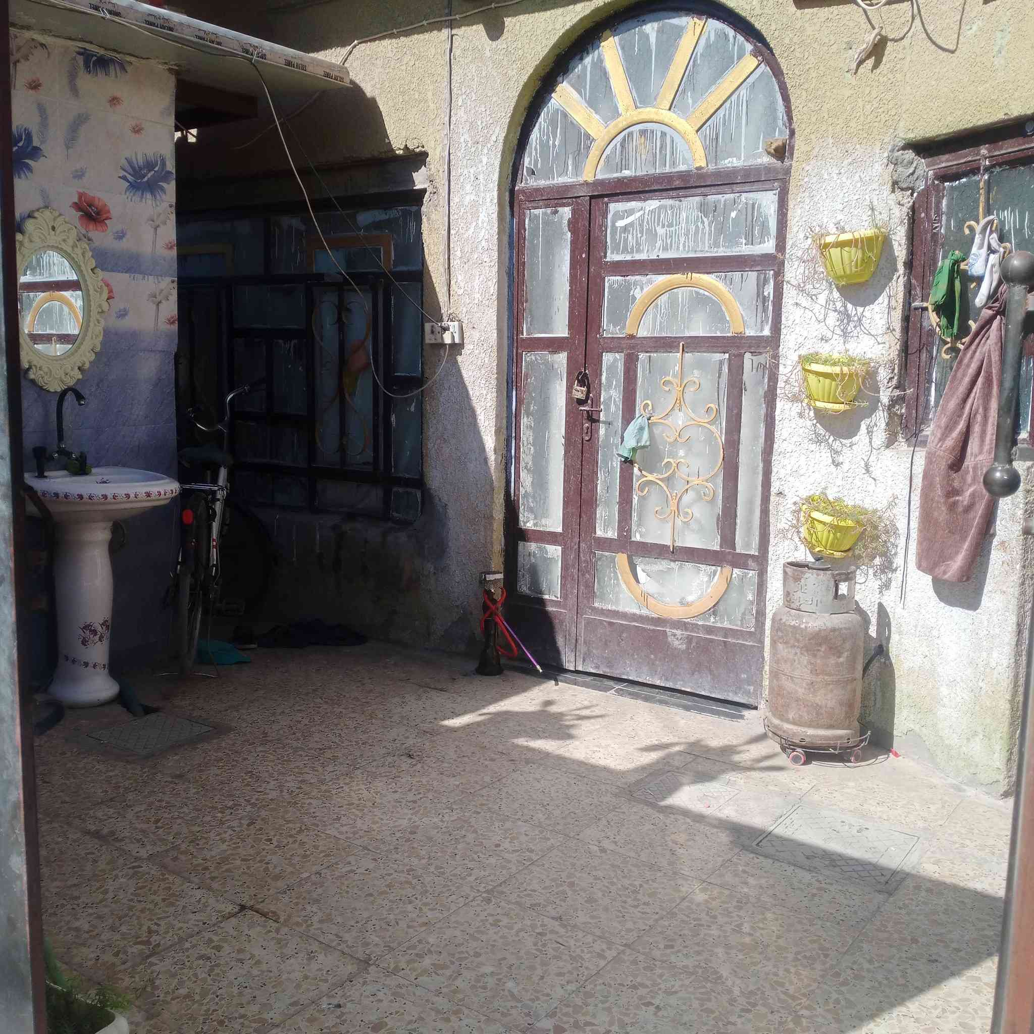 دار للبيع
المساحه 125  طابو زراعي سند 25 يحتوي البيت كافه الخدمات ماء و مجاري  و مدارس قريب على شارع الخدمي  مال كراغول   ويحتوي مطبخ و كلدور و غرفه وحده واستقبال العنوان حله نادر الثانيه شارع زين العابدين الخدمي مال كراغول  السعر 65 وبي مجال


**إذا كنت صاحب هذا الإعلان وتريد حذفه لأي سبب، رجاءا أرسل رسالة إلى الدعم الفني**