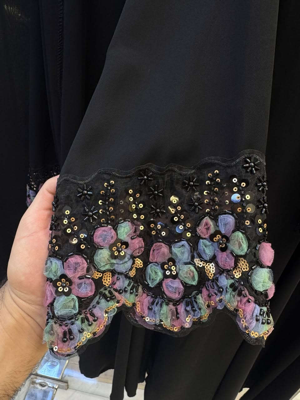 توفرت العباية الترند مع الشال
@إشارة


**إذا كنت صاحب هذا الإعلان وتريد حذفه لأي سبب، رجاءا أرسل رسالة إلى الدعم الفني**