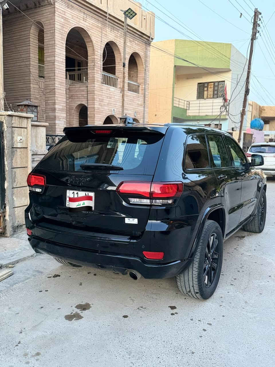 جيب شيروكي 2018 بلاك توب رقم بغداد باسمي
فول مواصفات محرك 3.6 حادث جاملغ وبنيد 
فتحة سقف تشغيل عن بعد جنطة كهرباء شاشه كبيره حساس رادار خلفي توقف ذاتي حساسات كشنات تدفئة تبريد وكهرباء 
السعر 190 وبيه مجال بسيط مكاني بغداد السيديه للاستفسار ***********
