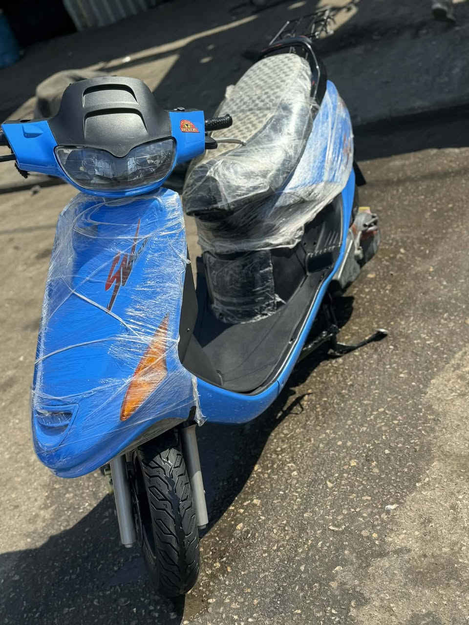 السلام عليكم دراجه فراشه فحل ماكينه جديده شرط ما مفتوحه لا يزنون عالي ناصي دراجه حلوهه بالعافيه علي اخذها عنواني نجف رقم الهاتف📞***********
