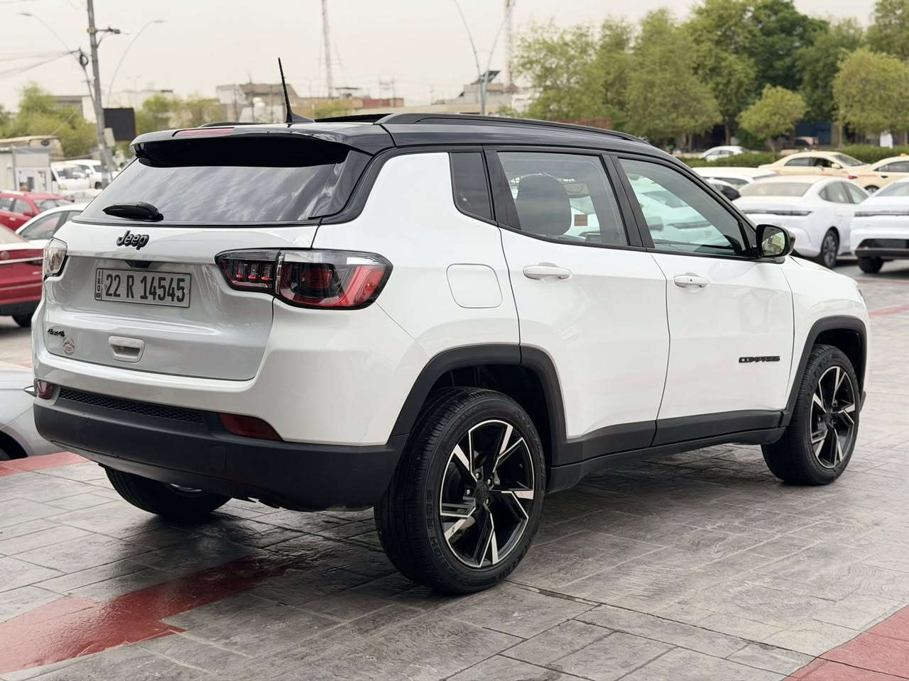جيب كومباس 2023 فئة Limited
مرقم كامل بسعر 165 $ وبيها مجال 
مواصفات كاملة  🔥
▫️سقف أسود 
▫️بانوراما كاملة تعطي فخامة وإضاءة داخلية 
▫️شاشة كبيرة حديثة تدعم Apple CarPlay و Android Auto
▫️داخل جلد فاخر مع كشن وستيرن تدفئة
▫️سيستم صوت ممتاز ونقاوة عالية
▫️صندوق كهربائي فتح وغلق أوتوماتيك
▫️تشغيل بصمة ودخول ذكي
▫️كاميرا خلفية + حساسات + أنظمة أمان متطورة
▫️ويل سبورت 
▫️محرك اقتصادي وراحة بالقيادة
السونار مرفق مع المنشور  وصور الحادث كامله 
المكان اربيل📍
للتواصل ☎️
***********
