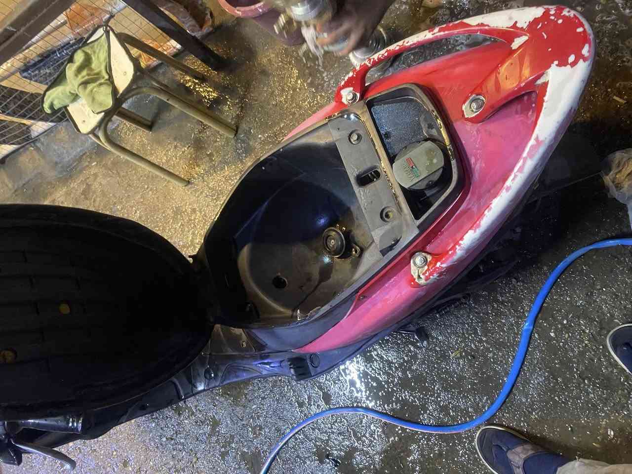 سلام عليكم شباب دراجه ماكس عدله بلاديه وناعمه سلف عندر كله شغال كهرباياتهة كله شغال بكاني بغداد ام الكبر وهاذه رقم ***********
