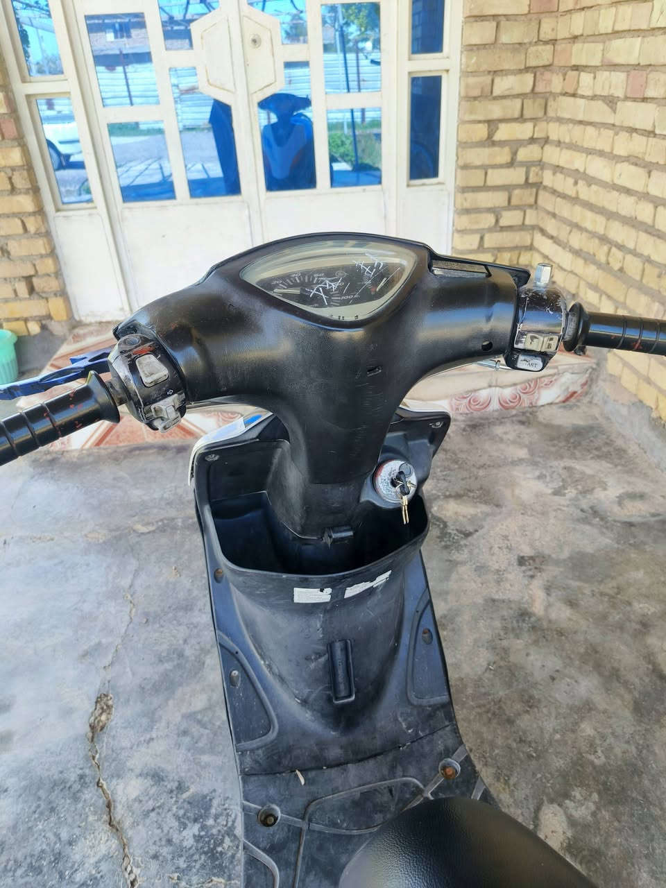 ماكس عدلة بوشة 49 بلادي كهربائيات كلها شغالة سعرها 600 وبيها مجال والدراجة بيها منفيس
باتري ضعيف

***********
