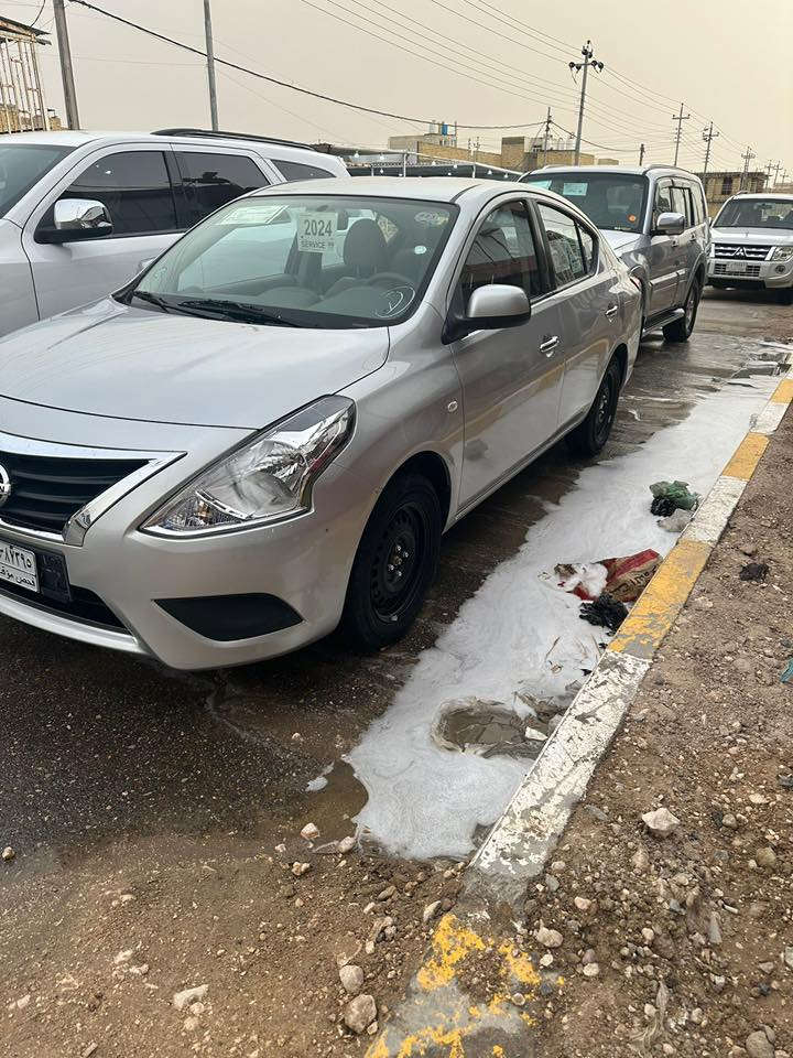السلام عليكم نيسان سني 2024. شهداء ذي قار سياره كفاله ما عده الصندوق الخلفي الي جوه الرقم فقط صبغ بدون  فقط باقي كفاله. مكاني الناصريه سعره 110 بيه مجال لشراي 
السياره جديده ونضيفه حيل 
تبريد ثلج حداديه 100/100 
تاير 
كير 
مكينه بشرط كله بجيس 
شغل وتروح ما تصرف عليه ربع اي نقص ما بيه 
110 بيه مجال 
***********
