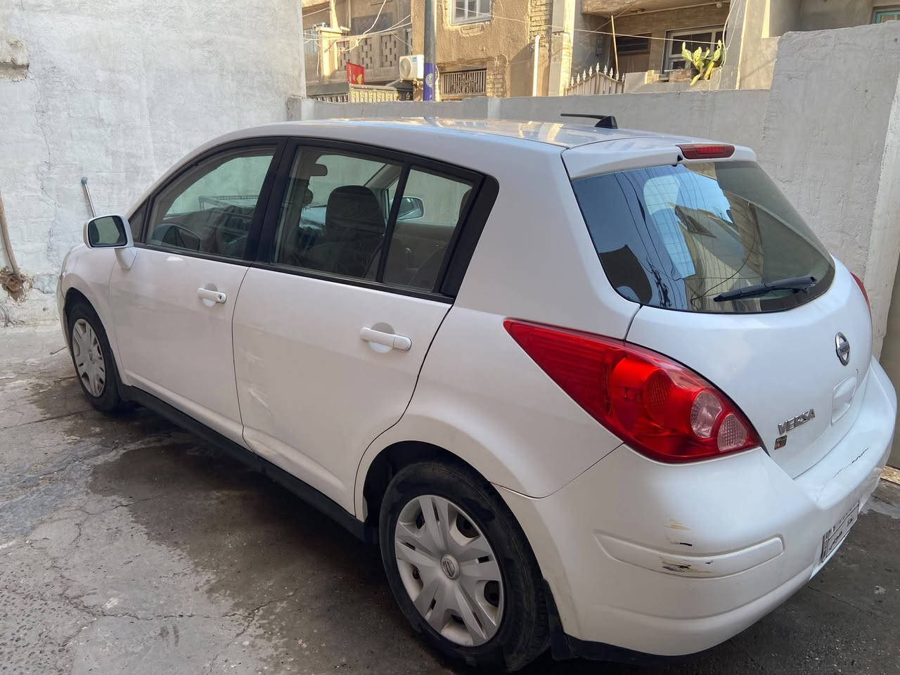 نسيان فريسا 2010 
وارد امريكي 
كير cvt 
محركها تنفس طبيعي
كلها بلادي ما مبدل منها شي من كير محرك او اي شي فقط 
بيها ضربتين الي من الباب السايق اشويه وموجوده بالصوره والثانيه من يم الجاملغ لحد الباب الي بصف السايق 
تبريدها بارد قوي حتى الضهريه ما بيه اي مشكله كلش قوي 

مكان بغداد منصور دور سود 

#الجود_للسيارات_خيارك_الأول 
#العراق #المحافظات #سيارات #بيع_مباشر 

الاتصال*********** وتساب مكلف
