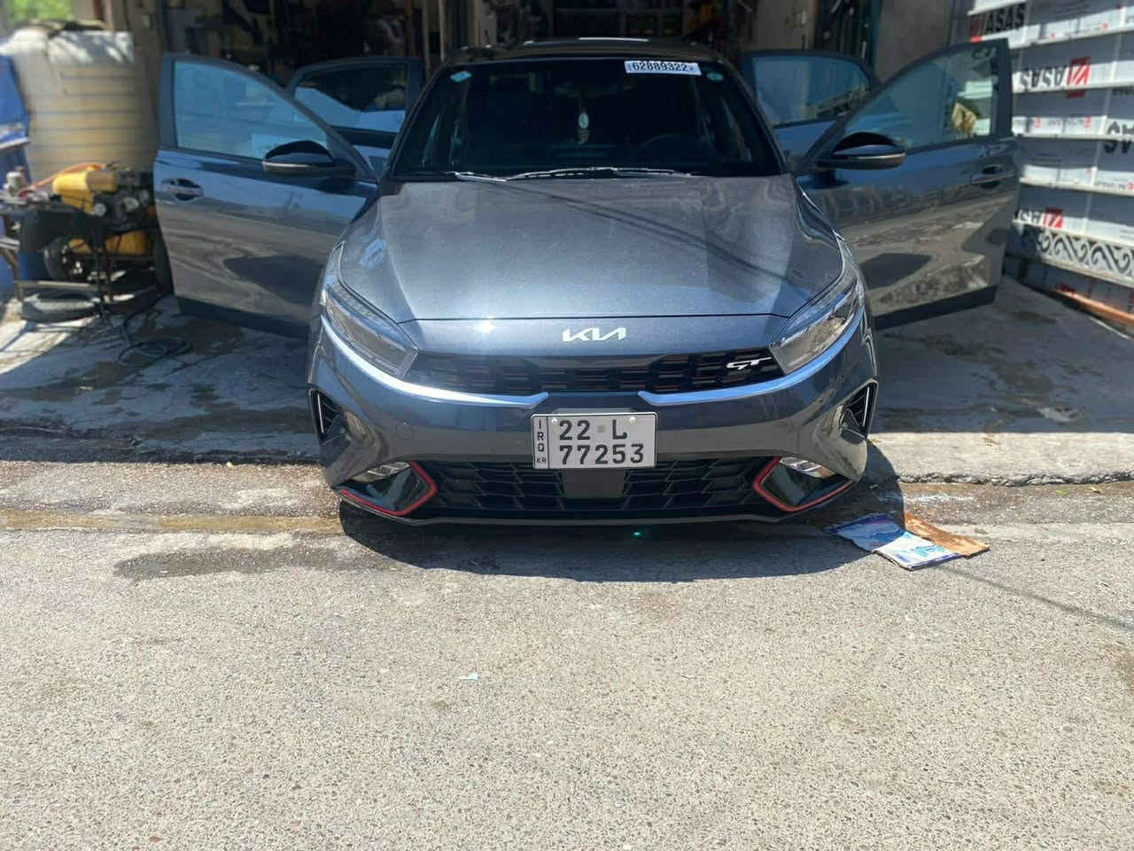 ‏كيا فورتي GT

محرك  1600 تيربو 

موديل 2022

الضرر قبغ الجنطه مبدل ومصبوغ والدعاميه الخلفيه 
وهنا بلعراق صار بيها صبغ الدعاميه الاماميه واتبدلت وطك ايرباك الستيرن

الموصفات GT : 

🛑كشنات جلد ومخمل 

🛑شفتات ستيرن 

🛑زنون اصلي لايت عدسة 

🛑كير dct دبل كلچ بلادي مو cvt 

🛑سستم صوت صالنصات 

🛑دركة حرف D مكتوب عليه GT 

🛑ردارات امامي + خلفي + جانبي 

🛑تبريد قطعتين امامي + خلفي 

🛑تشغيل بصعد + بصمة 

🛑هندبريك بصمة 

🛑شاشة كار بلي + كامرة 

🛑نظام توقف ذاتي + تحديد مسار + سياقة ذاتية 

🛑عداد المسافة  36 الف قابل للزياده

🛑ويل كب اني مبدله ع مود الطسه + تخم تاير جديد 

🛑سبايدر خلفي جنطة +سبايدر جامة خلفية  

-------------------------------------------------
السيارة رقم اربيل بسم شركة تريد تحويل او وكالة حاظر 
-------------------------------------------------

مكان السيارة بغداد المنصور
-----------------
***********
------------------------------------------------
