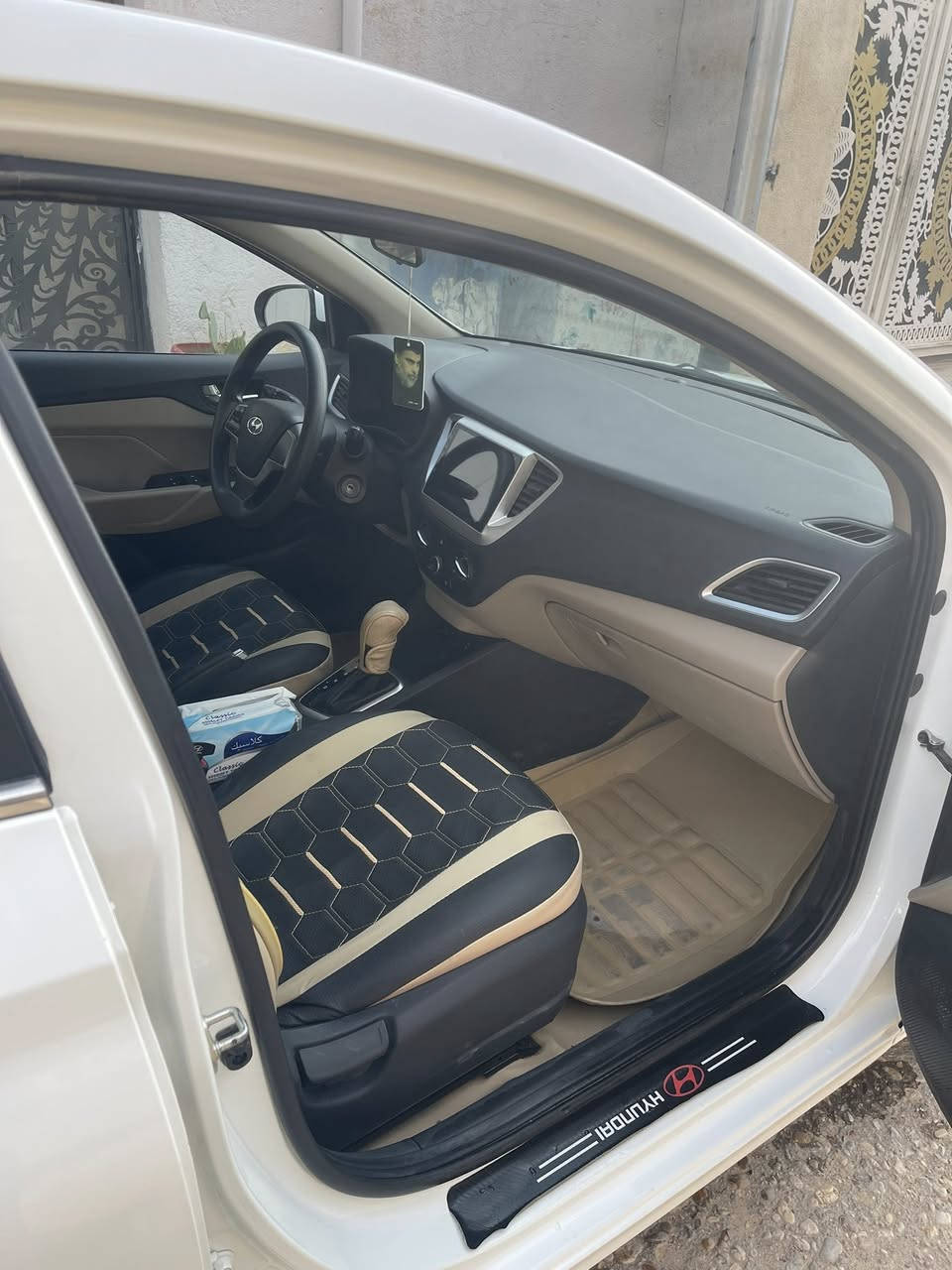 اكسنت 22 خليجي كفالة عامة رقم بغداد بأسمي مكينه 1,6 دوش گير 🇦​🇹​ 
فول مواصفات ماشية ٦٠
السعر ١٤٠ وبيها مجال للاستفسار ***********
