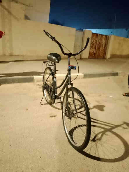 بايسكل للبيع غراضه موجده سعر ب 85 وبي مجال قليل للتواصل *********** عنوان بصره زبير حي ريسز
