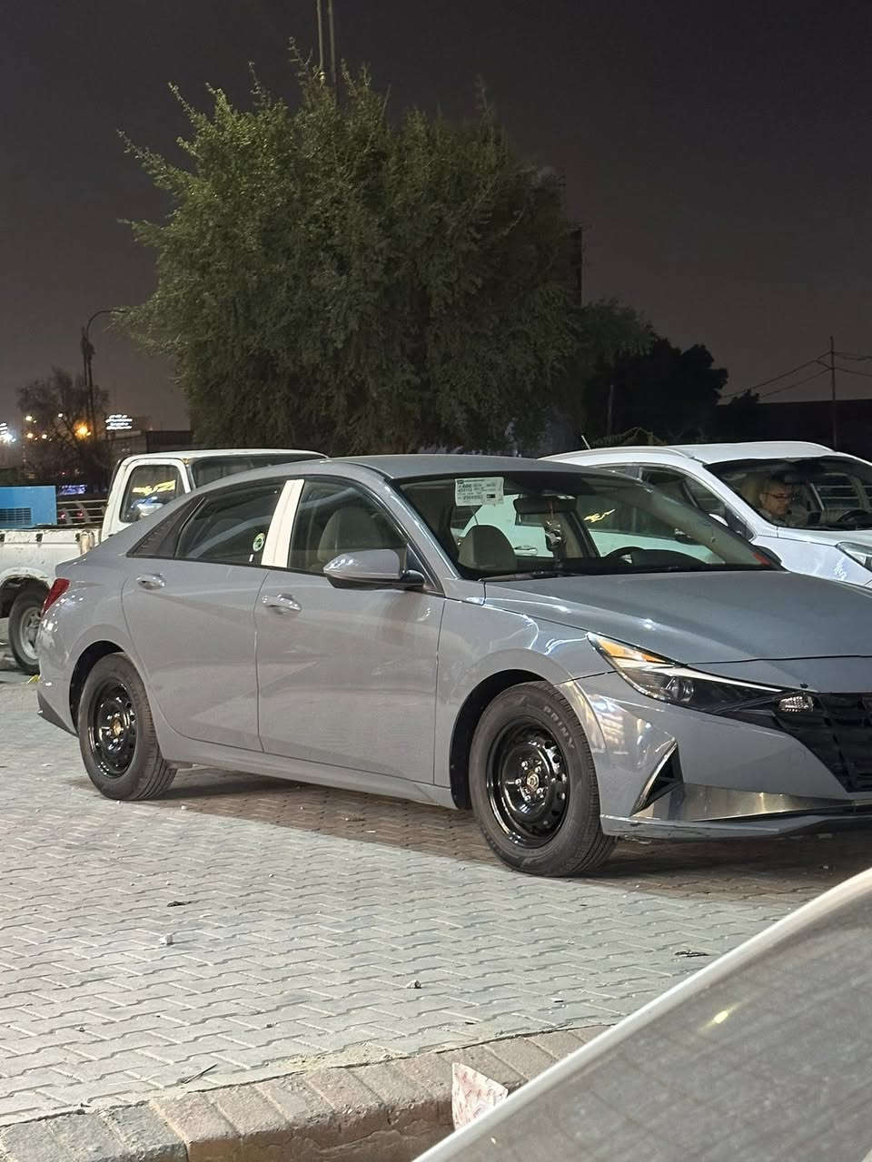 السلام عليكم النترا موديل 2021 وارد امريكي كفاله عامه حادثه فقط دعاميه صور الحادث بلمنشور وبيه رصعتين بلباب الخلفي رقم بصره معوقين جاهز للوكاله محرك 2000 دوش كفاله كير محرك حداده تبريد كلشي جاهزه ماشيه ٨٤ عنواني البصره مراوس او بيع السعر 145 وبيها مجال ***********
