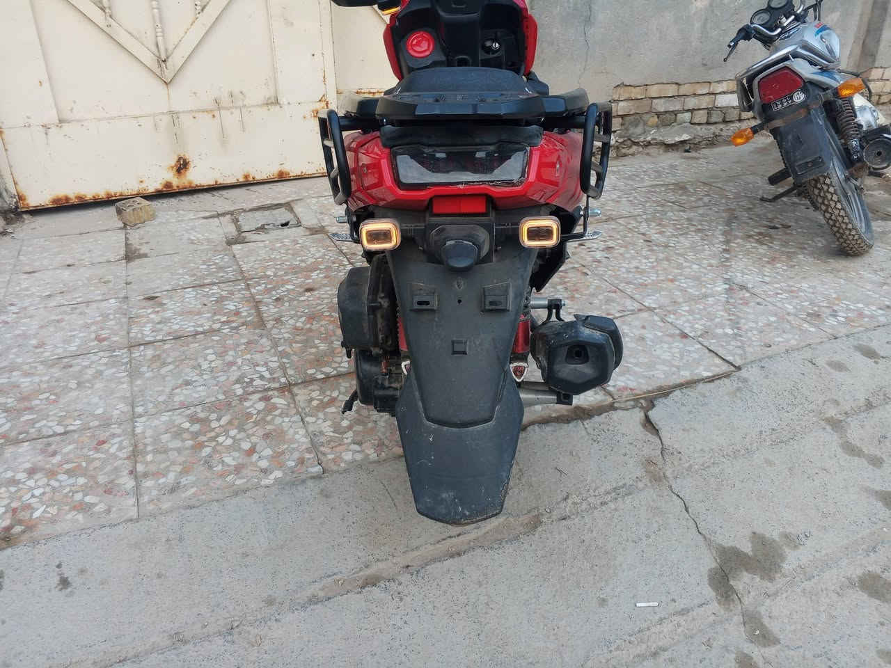 دراجه للبيع موديل 25 دراجه خير من الله بس بيه ضربه من كدام المكينه اخت الجديده السعر 800 وبيه مجال المكان يم مستشفى الهاشميه العام رقم ‏‪***********‬‏
