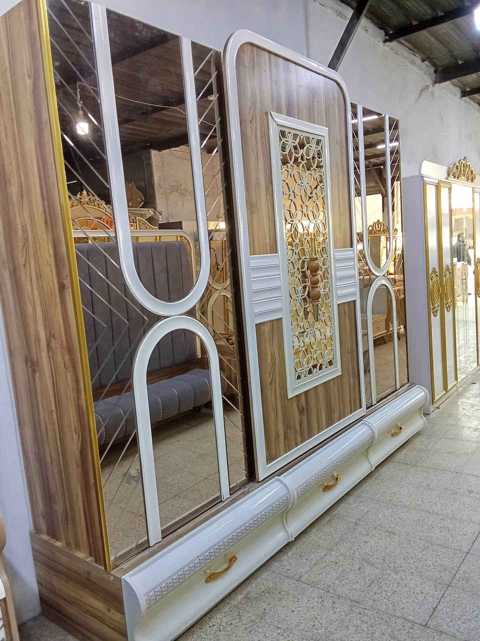 غرفه تركي ضخمه تسع قطع 

نظافتها 90/100شد ونقل مجاني

سعرها خيالي 850 

اي ستفسار ع رقم او واتساب 

***********
***********
