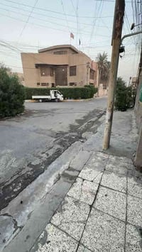 دار للبيع المساحه 200 م  يعتوي على 4 غرف نوم  طابق الارضي استقبال  وصا...