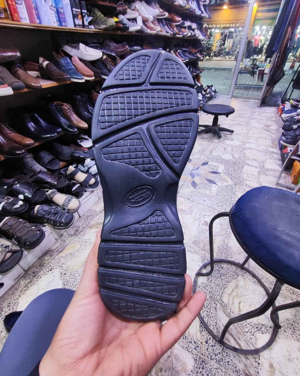 ماركة ROCKPORT 
جلد طبيعي قطعه جديدة أصليه اورجنال 
قياس ٤٤ ونص طول القدم ٢٨ ونص 
السعر ٤٥ ألف 
مكان كرادة داخل مجاور دايموند مول في فرع علاء حداد محل الأيطالي الايطالي


**إذا كنت صاحب هذا الإعلان وتريد حذفه لأي سبب، رجاءا أرسل رسالة إلى الدعم الفني**