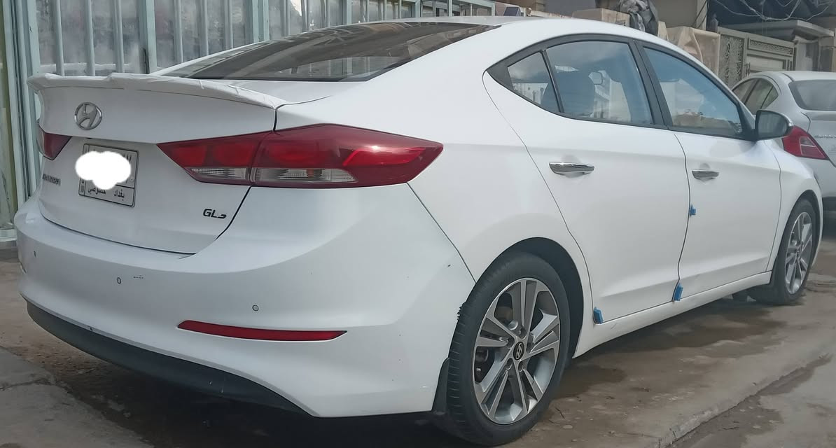 السلام عليكم
للبيع النترا خليجي 2018
باسمنه ماشية 122km
بيه تبديل قطعتين بنيد مع جاملغ اصلي شركة 
بدون داخل  اثر طخة خفيفة 
العنوان بغداد الكرخ حي الجهاد 
***********
***********
