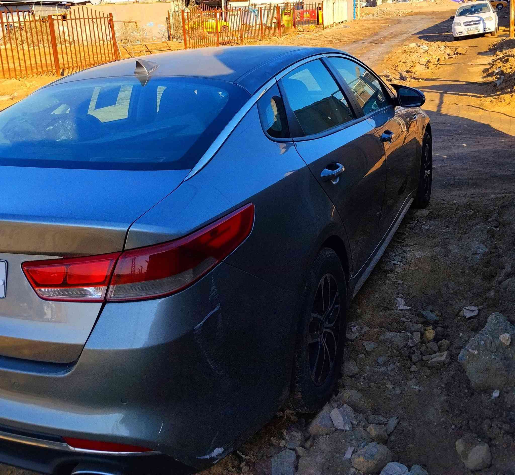 سلام عليكم اوبتيما للبيع 2018 محرك 2400 سيارة جديدة جاهزة من كلشي كير محرك حداديه تخم تاير تبريد ما نقصها برغي
 بيها الباب مال السايق بي صبغ 
بسمي رقم انكليزي اربيل شراي تعال خاص او اتصل *********** ديوانيه 👍👋
