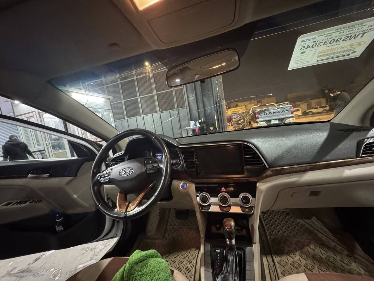 السلام عليكم..الانترا هونداي 2020خليجي فول واحد ع واحد 3انضمه ايكو سبورت نورمل //محرك 2000دوش 
 1-بصمه 2جنطه ذكيه 3خمسه كب داخل 3الوان صاجي وبيجي واسود تبريد خلفي حادثها فقط باب صدر تبديل قطعه اصليه 
حداديه ممتازه ///مكاني نجف الاشرف
السعر158وبيها مجال قليل
***********
