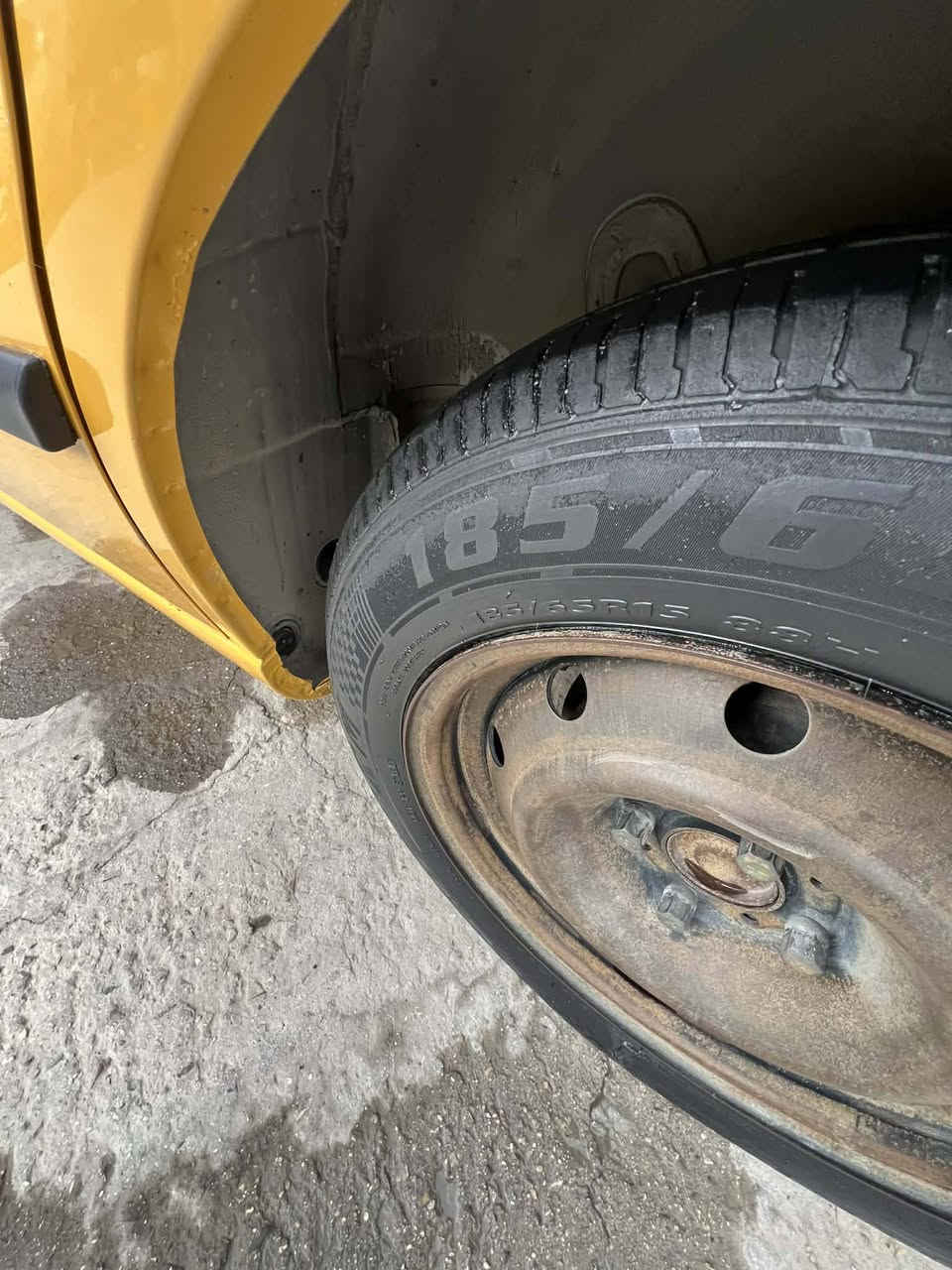 تخم تاير نظيف والويل مال الشركه شرط ممصبوغات وفلنجات 15 وفجوج نظيفات السعر 125 مكاني بابل ***********
