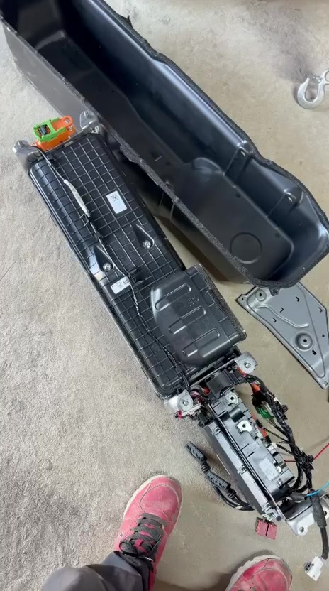 🔧أكرم ابو نمر لصيانة وبرمجة السيارات🔧

نحن ورشه متطوره لبرمجة وصيانة السيارات الحديثة🪛

مختصون ببرمجة الرادارات وعقول الايرباك.🎈

متوفر صيانة وبرمجة جميع أنظمة الرادار بأحدث الطرق وبأحدث جهاز برمجة ومعايرة الرادارات والعمل والبرمجه مع الضمان.👍

برمجة ومعايرة وصيانة الرادارات الاماميه.💥
برمجة ومعايرة كامرات تحديد المسار.🛣️
برمجة ومعايرة الرادارات الخلفيه.💢
برمجة وصيانة حساسات التصادم الاماميه والخلفية.⛔
برمجة جميع عقول الأيرباك ومسح الكراش.📟

متوفر لدينا
رادارات امامية👍
رادارات خلفيه👌
كامرات تحديد المسار✌️
حساسات تصادم👆
عقول ايرباك👏

متوفر توصيل الرادارات بغداد وجميع المحافظات 🛵

 نحن هنا لخدمتك! 🚗✨.                       
 نقدم لك خدمات شاملة لصيانة السيارات بأنواعها وبرمجة أحدث الأنظمة بأيدي خبراء محترفين في مجال السيارات. نضمن لك الجودة، السرعة، والأسعار المناسبة.                               
🔸 خدماتنا تشمل:                            
● برمجة المحركات وأنظمة التحكم الإلكترونية 
● تشخيص الأعطال باستخدام أجهزة الوكالة     
● صيانة كهربائيات السيارات                           
● فحص وصيانة وبرمجة سيارات. 🛻

زورونا  للاستفادة من عروضنا الحصرية! 💥.                             

📍 الموقع: بغداد -البياع -الشهدا 
. 

📞 للاستفسار: ***********

أوقاتنا من الساعه ٩ صباحا لل٥ مساء 

 #صيانة_السيارات #برمجة_السيارات #ميكانيكا_سيارات #برمجة_محركات #تشخيص_الأعطال #فحص_السيارات #العناية_بسيارتك #بغداد #العراق #الكاظميه
#اكسبلور
