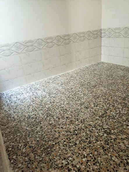 السلام عليكم بيت منطقه حي الفرات سنه 25 مساحه 90 متر ***********
