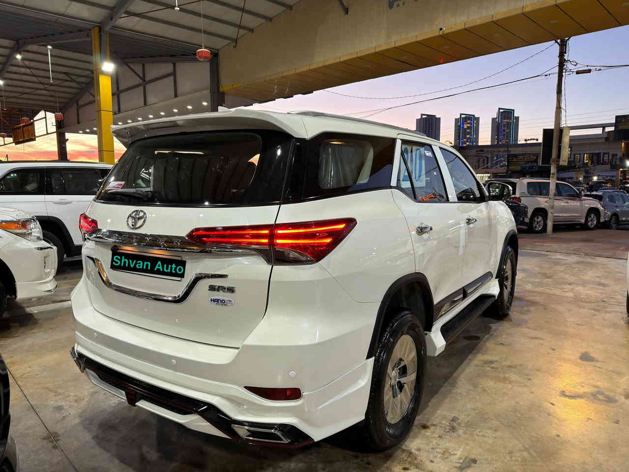 ﷽ 🙏🏻
I
‎(تۆیۆتا فۆرچنر ٢٠٢٠) 
‎🔶ملاحظه
‎(سياره بص بيع بدون مراوس )
‎🔶مواصفات
‎🔶محرك(٤) سلندر
‎ مكفولة كفالة عامة من الدعامية إلى الدعامية 🔶
‎‏‎بدون بارد  ،بدون رصعات ،بدون حتى شخط
‎‏‎دعاميات هم بدون صبغ ،رمل مابي ،بقية كلها بشرت
‎          —————————————————————
‎🔶سياره داخل مشمشی 
‎  _ غراض شريكه موجوده
‎سياره ماشي(٥٢،٠٠٠)الف كيلو حقيقي بشرت  عداد بشرت ما نزل شريكه حقيقي
‎‏‎محرك كير بشرط مامفتوح 
‎‏‎سيارة حيل نظيفة كلشي عل بلاد لوك
‎‏‎ السنوية بشرط تحويل و خرامة 
‎‏‎سيارة مابيـها دينار مصرف كامل من كل نواحي

‎🔶فول فول المواصفات    
‎دعامیة ليگزيز+طاير ويل جبير+فورويل‎ + كاميرات 
‎ثلاجه + زينون + 
‎+هواء مزدوج +حساسيه الديك المؤخره مرايات 
‎🔶نظافه ١٠٠٪؜ كامل سيرڤس بدون نقص و مصرف 
‎🔶سياره مال بيت  أي نقص مابيها ٤ طایرات جديده 

‎🔶نفسي يوم / تحويل مباشر حول
‎ معرض شڤان‎مكان /داخل سليمانيه 
‎286ورقة 💵💵
‎رقم//—-***********—-***********
