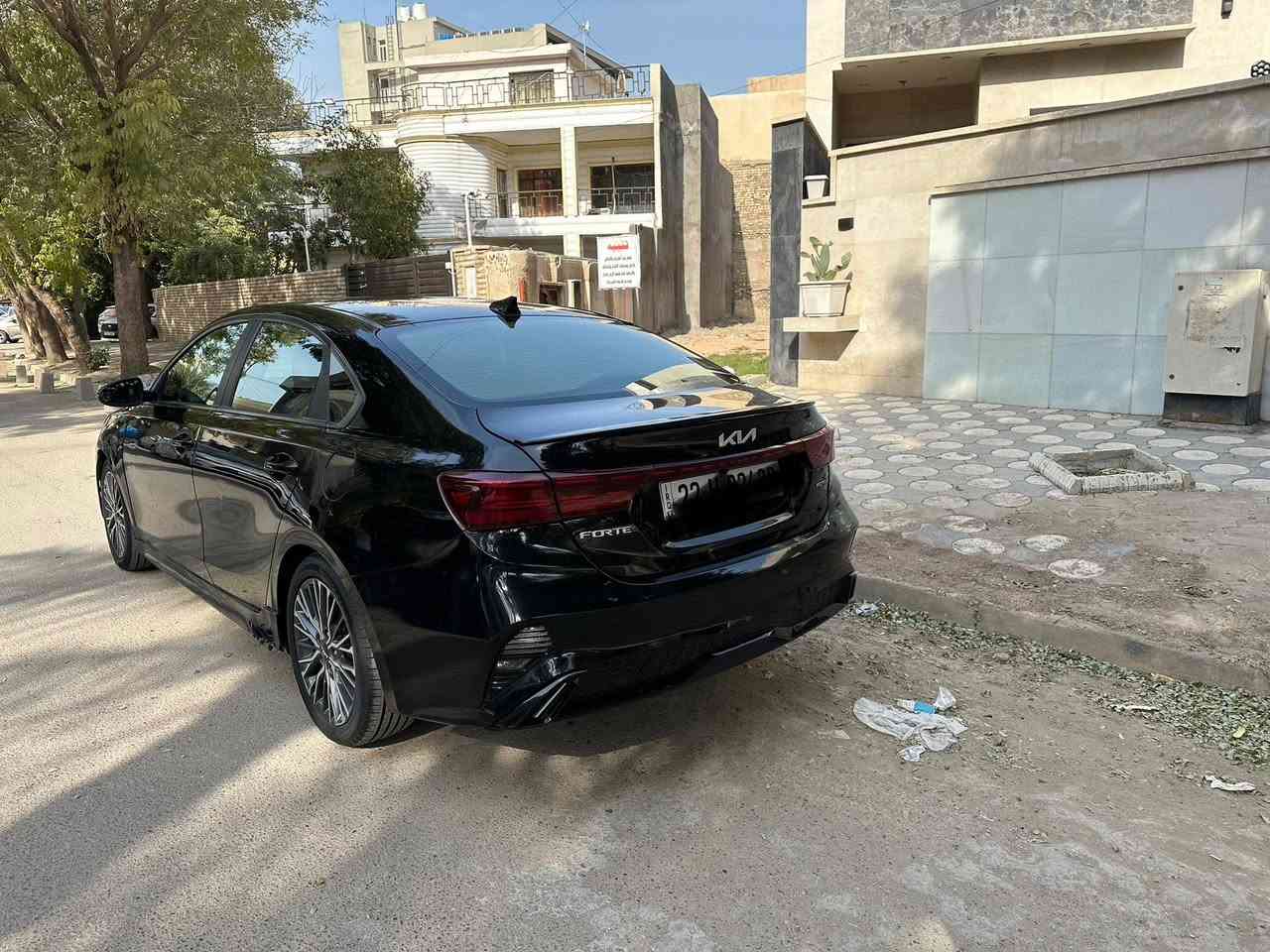 فورتي موديل 2023 جيتي لاين ماشية 70000 كيلو
فول مواصفات 

فتحة سقف قطعتين تبريد رادرات كاميرا 3 انظمة قيادة تشغيل عن بعد سستم هارمن كاردن نظام توقف ذاتي سايد بريك بصمة اوتو هولد مكينة 2000 دوش تخم تايرات جديد وبقية المواصفات معروفة ضررها جاملغات الامامية بيهن صبغ وجزء كلش بسيط من البنيد تعديل عل بارد مثل ما هوه موضح بالصور بدون ايرباكات مكانها بغداد اليرموك ***********
السعر 15700 وبيها مجال
