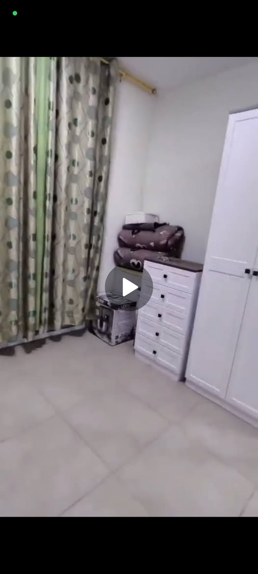🔥 فرصة مميزة – غرفة نوم كاملة بحالة ممتازة 🔥

🛏️ غرفة نوم مكونة من 11 قطعة بتصميم عصري ولون أبيض أنيق، مناسبة للعرسان أو لتجديد أثاث المنزل.

✅ المواصفات:

غرفة كاملة مكونة من 11 قطعة

دولاب كونتور كورنر (زاوية) لزيادة سعة التخزين واستغلال المساحات بشكل أفضل

أبواب الدولاب من 4 رزات

أبواب هيدروليك

مجرات هيدروليك ناعمة وعملية

تخزين واسع تحت السرير

مرايا وتسريحة بتصميم أنيق

حالة جيدة جداً

💰 سعر الشراء: 2,100,000 دينار
🔥 سعر البيع: 1,000,000 دينار فقط 🔥

📍 السعر قابل للنقاش البسيط للجادين. 📞 للاستفسار والمعاينة يرجى التواصل على الخاص أو الاتصال. ***********
العنوان بغداد البكرية مجمع الرقابه الماليه 

غرفة عملية وأنيقة مع مساحات تخزين كبيرة، وسعر أقل من نصف سعر الشراء.
