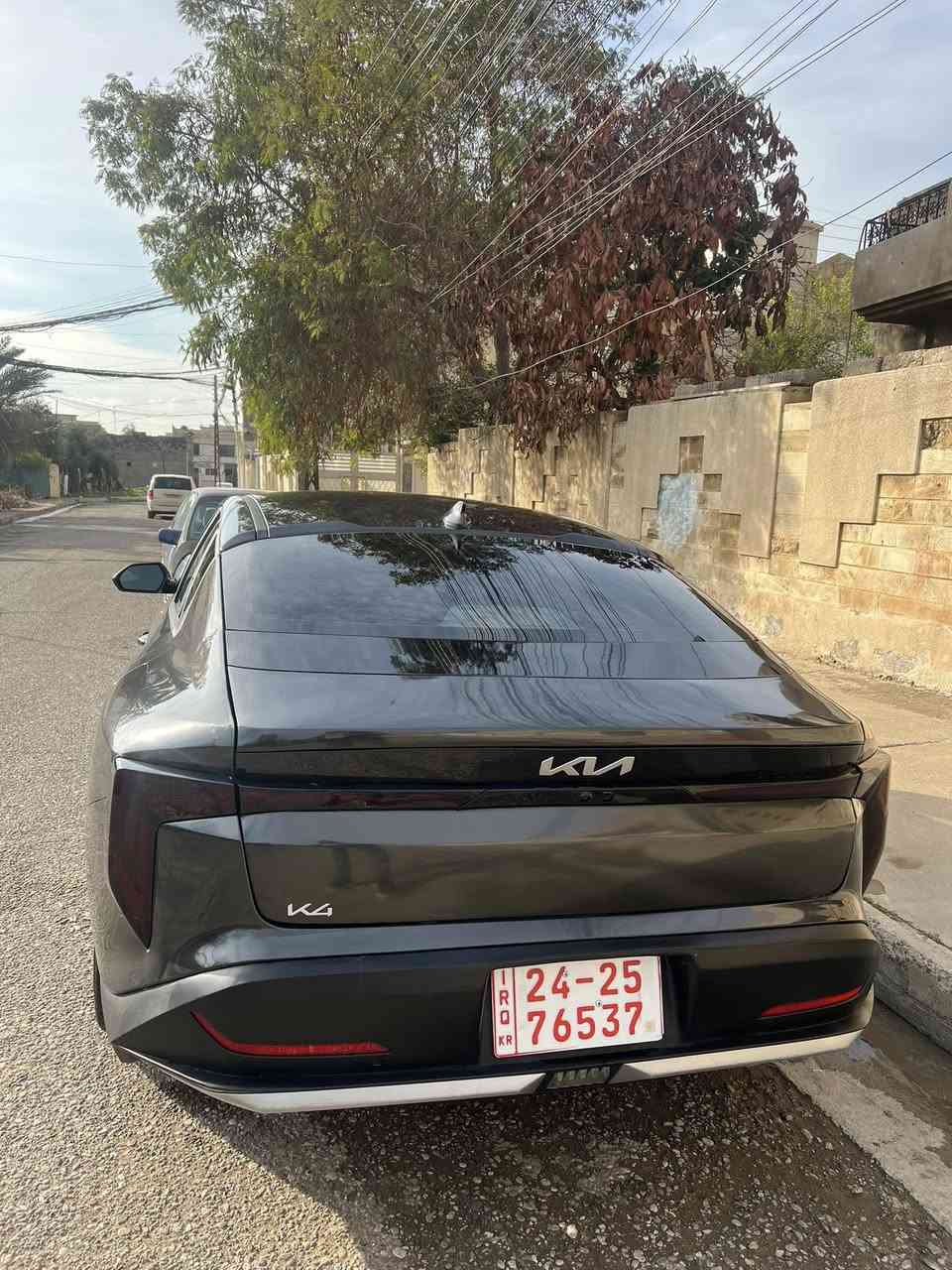 للبيع كيا K4 ضررها خلفي بدون داخل بجم كبس رقم الشاصي مرفق مع المنشور للتواصل ***********
